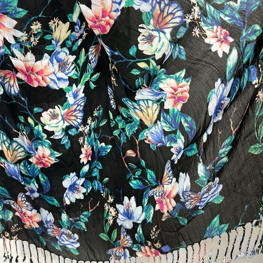 Chico’s Butterfly Garden-Print Shawl With Fringe - Picture 3 of 7